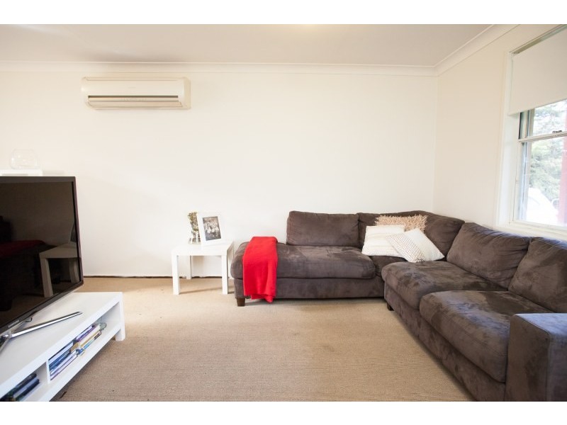 8 Hoddle Street, Robertson NSW 2577