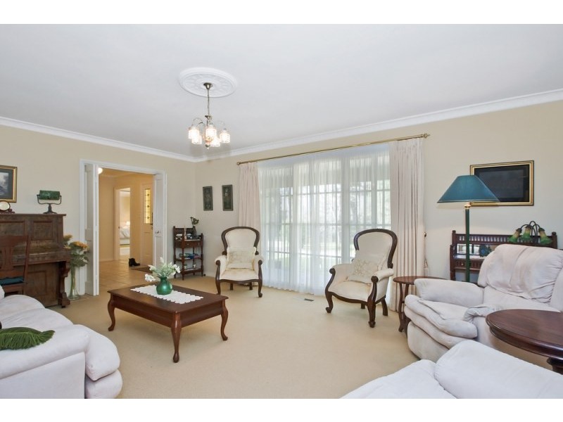 18 Elizabeth Street, Burradoo NSW 2576