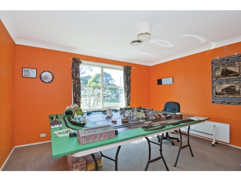 1-3 Swan Street, Robertson NSW 2577