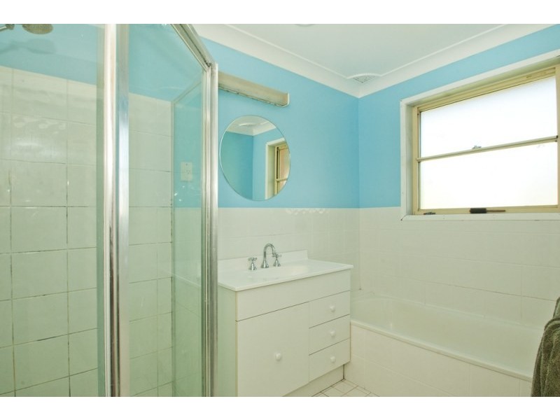 1-3 Swan Street, Robertson NSW 2577