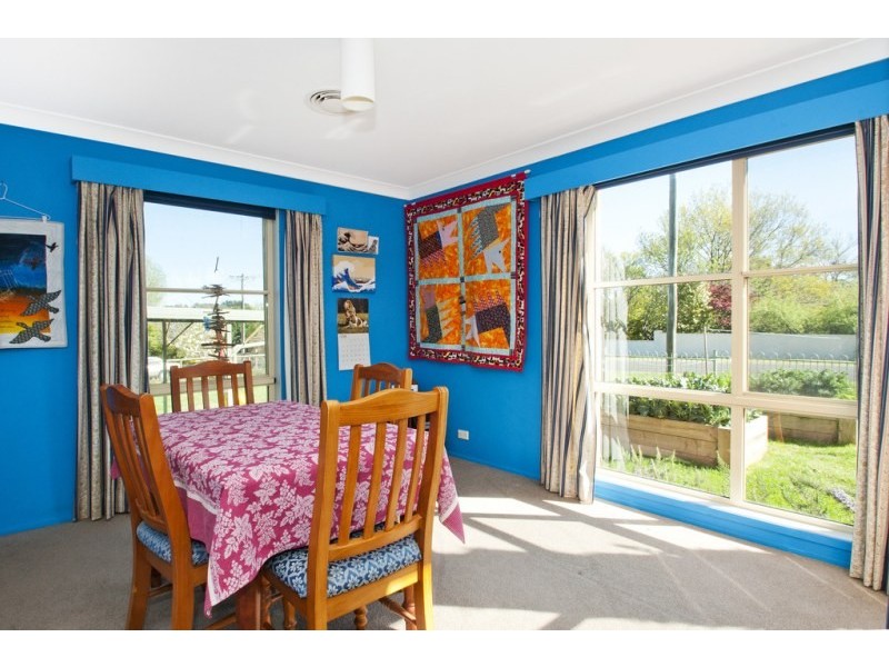 1-3 Swan Street, Robertson NSW 2577