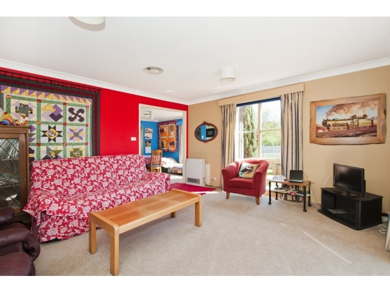 1-3 Swan Street, Robertson NSW 2577