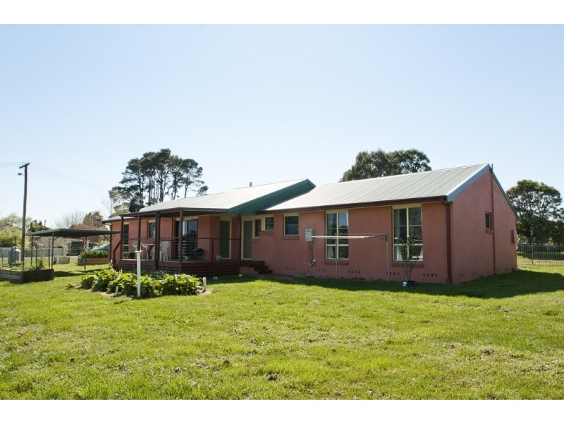 1-3 Swan Street, Robertson NSW 2577