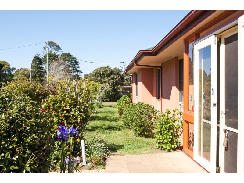 1-3 Swan Street, Robertson NSW 2577