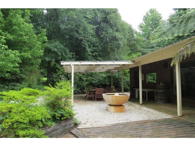 2 McGuinness Drive, Robertson NSW 2577