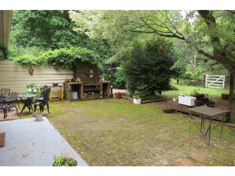 2 McGuinness Drive, Robertson NSW 2577