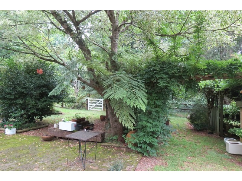 2 McGuinness Drive, Robertson NSW 2577