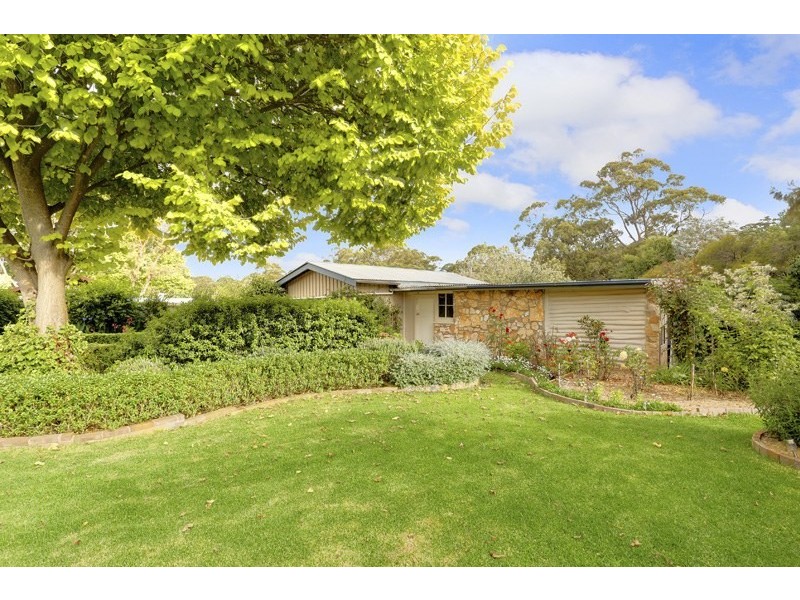 15 Elm Street, Colo Vale NSW 2575