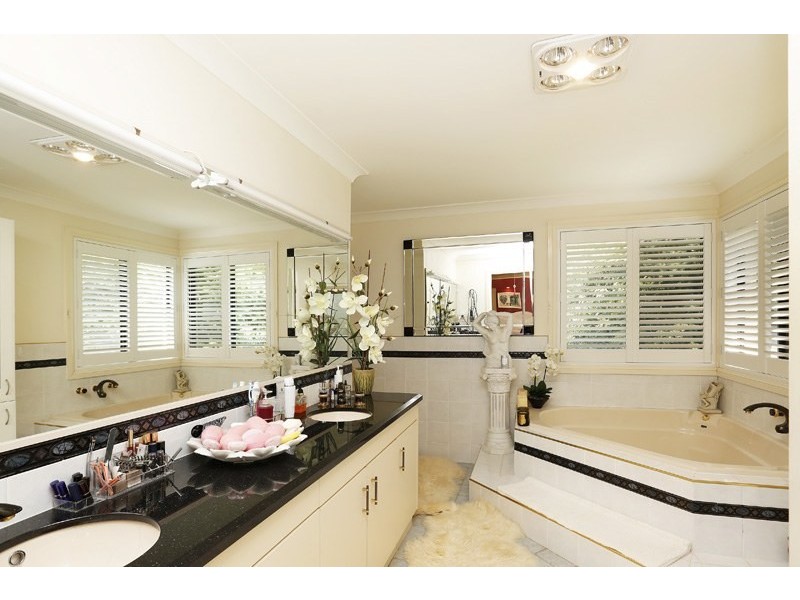 2 Carisbrooke Row, Bowral NSW 2576