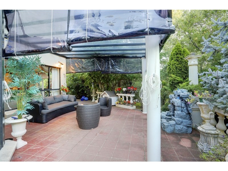 2 Carisbrooke Row, Bowral NSW 2576