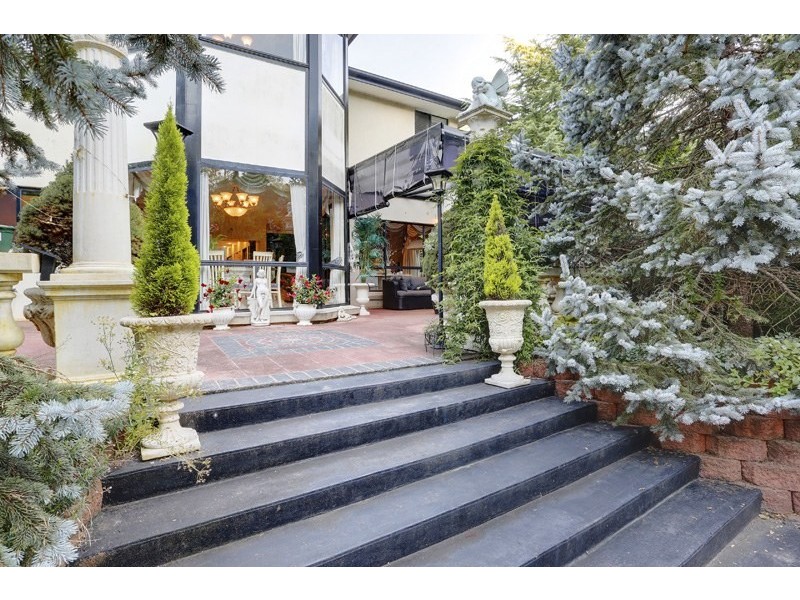 2 Carisbrooke Row, Bowral NSW 2576