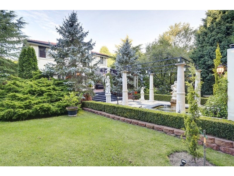 2 Carisbrooke Row, Bowral NSW 2576