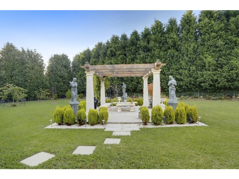 2 Carisbrooke Row, Bowral NSW 2576