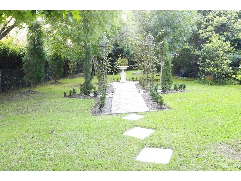 2 Carisbrooke Row, Bowral NSW 2576
