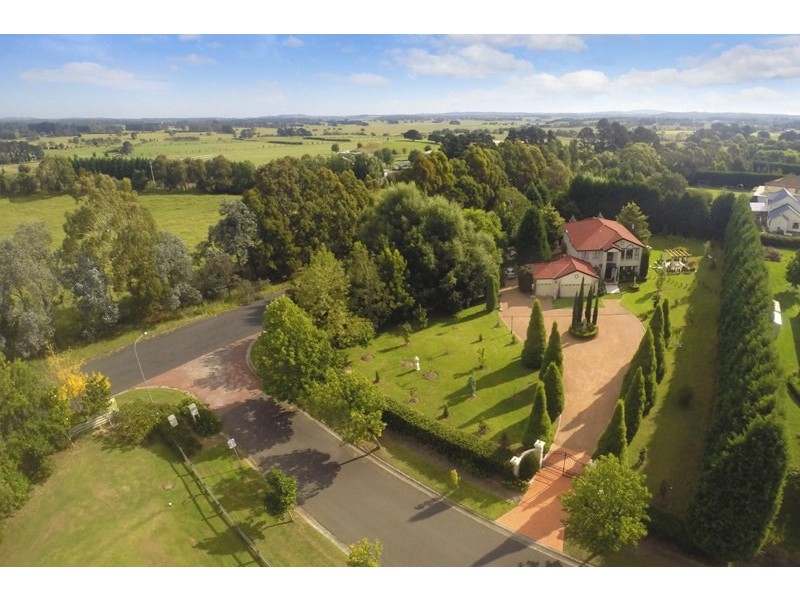 2 Carisbrooke Row, Bowral NSW 2576