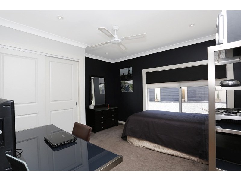 15 Links Place, Willow Vale NSW 2575