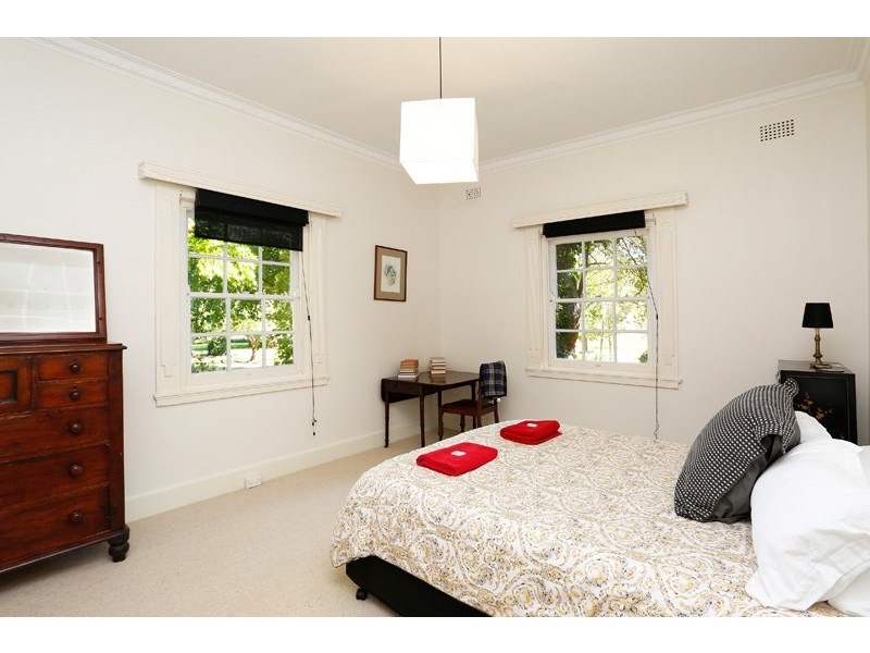 12 Railway Road, Burradoo NSW 2576