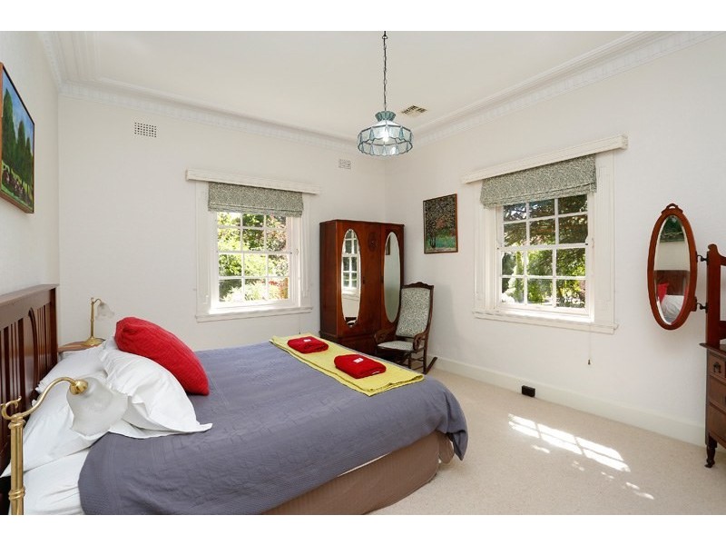 12 Railway Road, Burradoo NSW 2576