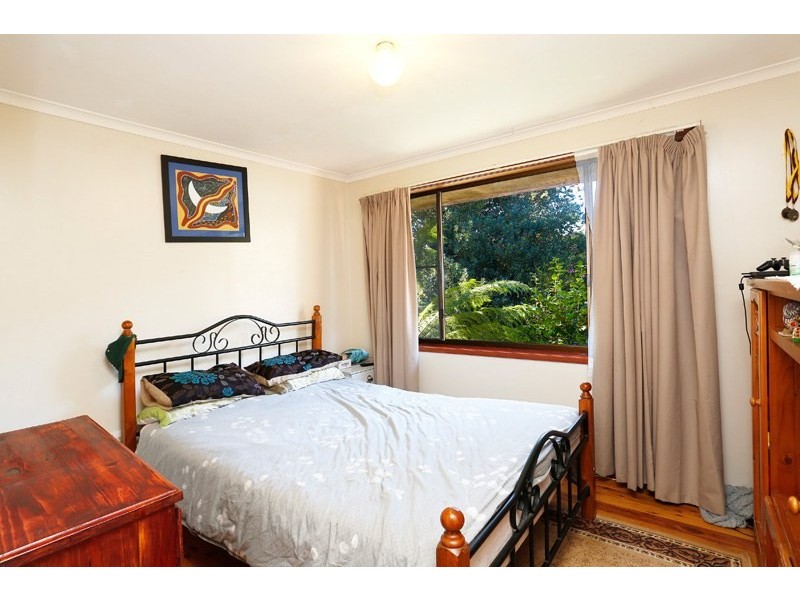 6 Armstrong Crescent, Robertson NSW 2577