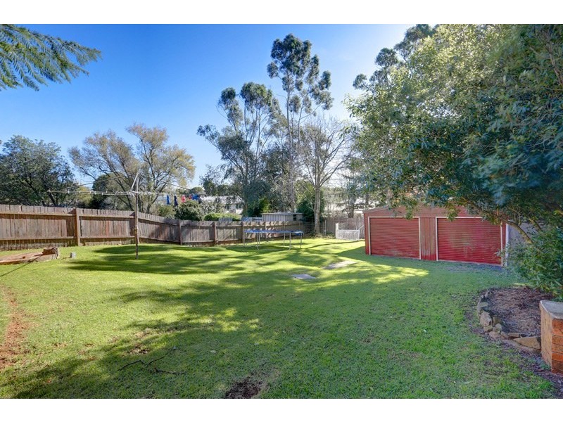 6 Armstrong Crescent, Robertson NSW 2577