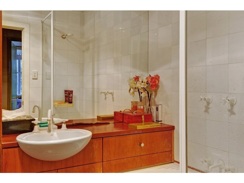 8 Swan Street, Robertson NSW 2577