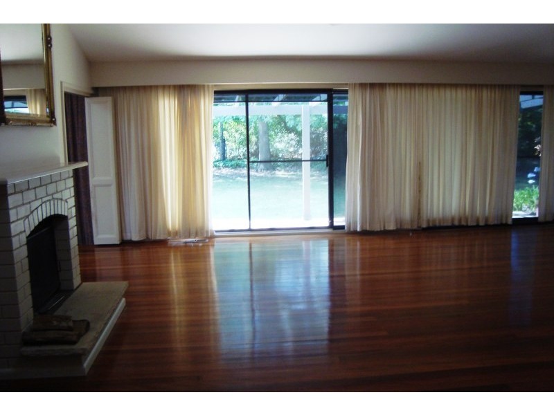 2 St James Close, Burradoo NSW 2576