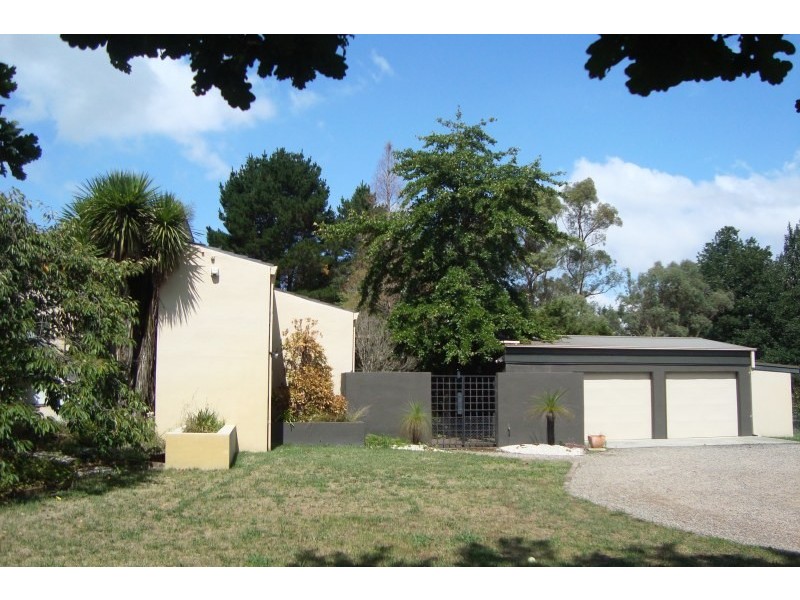 2 St James Close, Burradoo NSW 2576