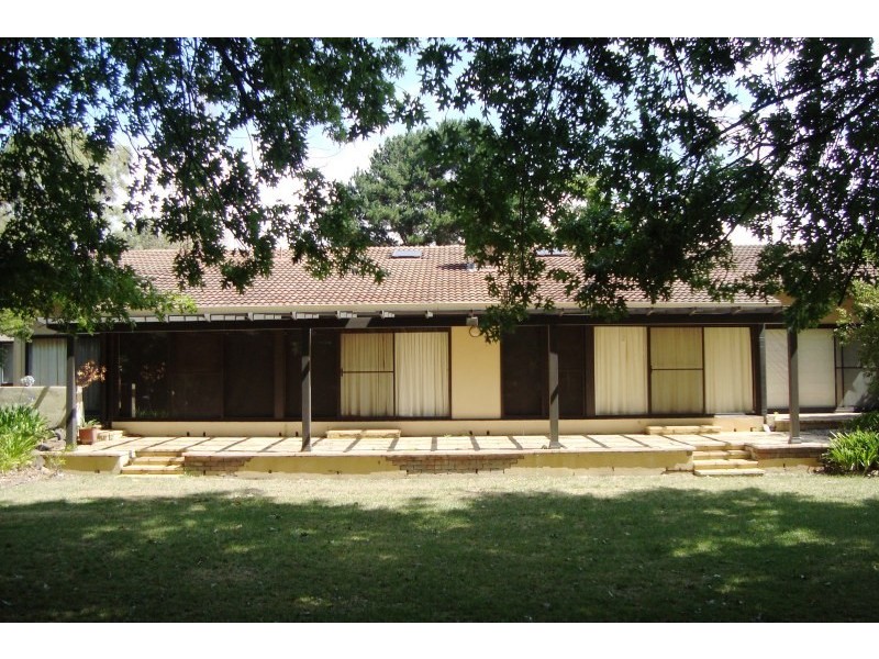 2 St James Close, Burradoo NSW 2576