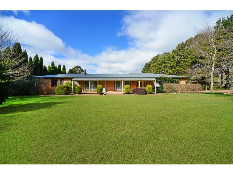 37-39 Caalong Street, Robertson NSW 2577