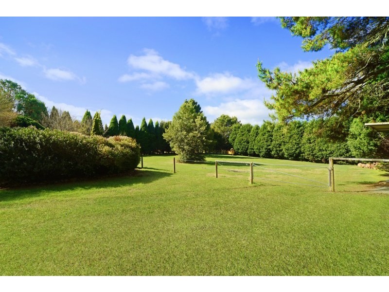 37-39 Caalong Street, Robertson NSW 2577