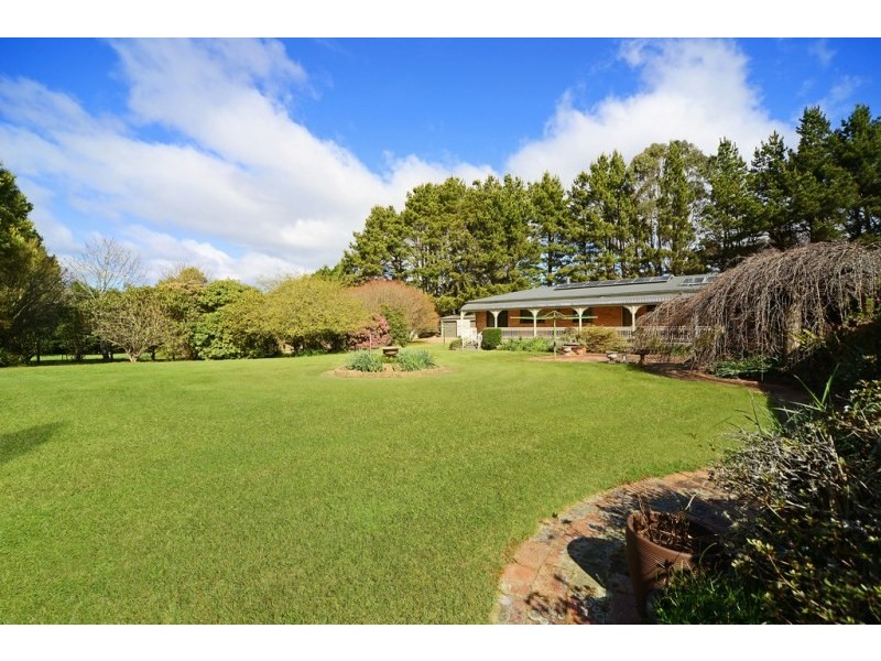 37-39 Caalong Street, Robertson NSW 2577