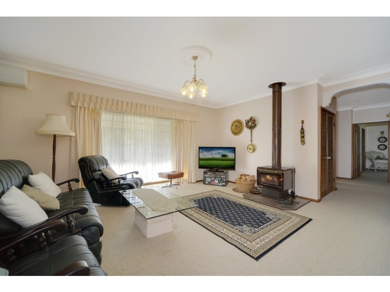 37-39 Caalong Street, Robertson NSW 2577