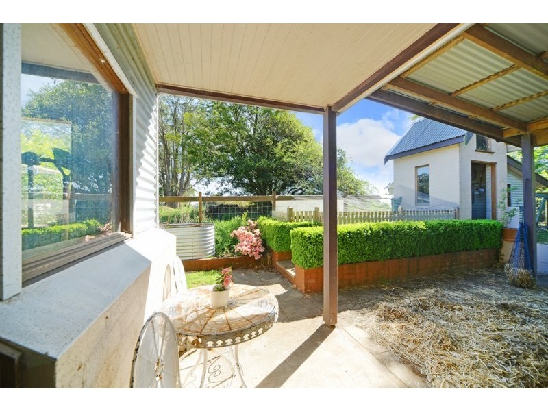 18 Charlotte Street, Robertson NSW 2577