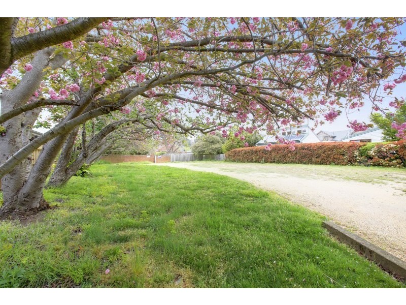 16 Una Street, Bowral NSW 2576