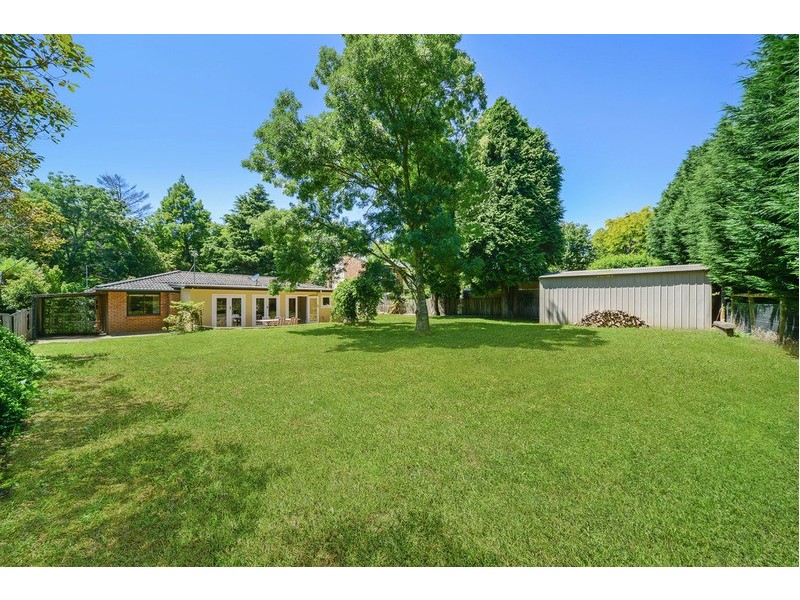 48 Caalong Street, Robertson NSW 2577