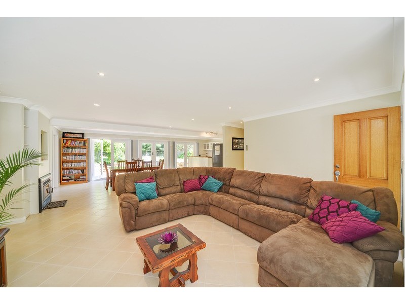 48 Caalong Street, Robertson NSW 2577