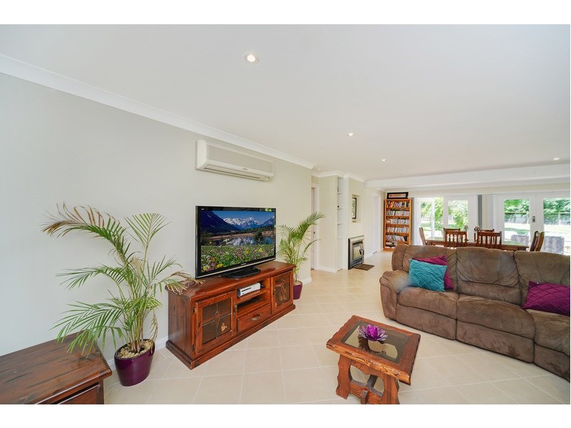 48 Caalong Street, Robertson NSW 2577