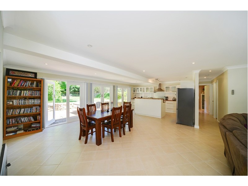 48 Caalong Street, Robertson NSW 2577