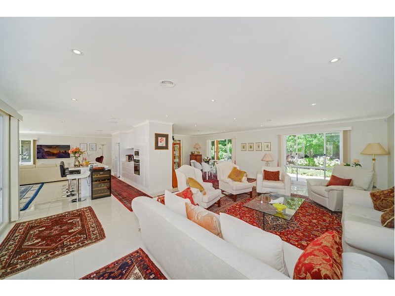 16 Phillip Street, Burradoo NSW 2576