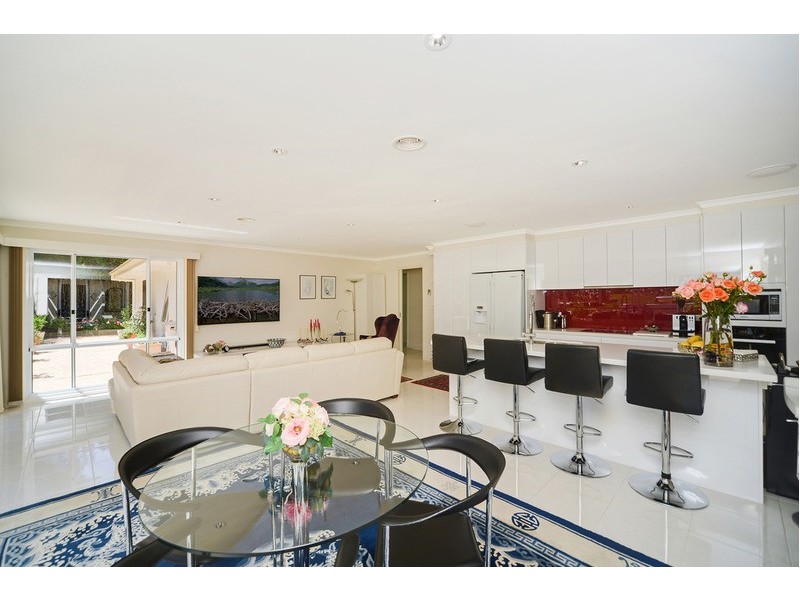 16 Phillip Street, Burradoo NSW 2576