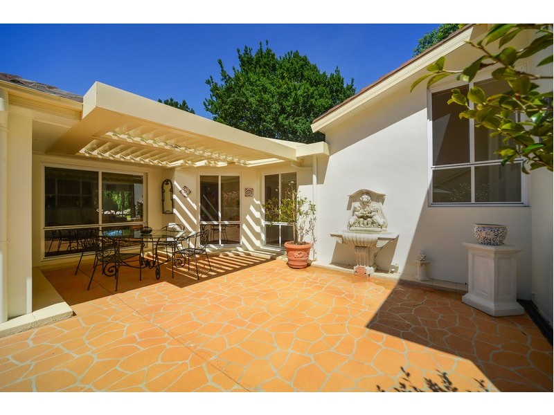 16 Phillip Street, Burradoo NSW 2576