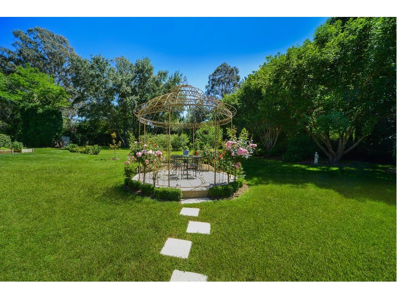 16 Phillip Street, Burradoo NSW 2576