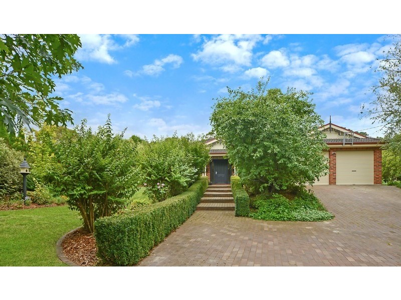 4 Westminster Place, Burradoo NSW 2576