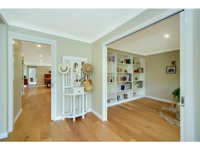 4 Westminster Place, Burradoo NSW 2576