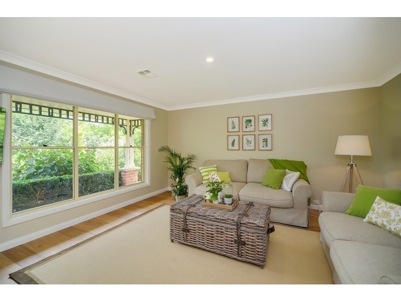 4 Westminster Place, Burradoo NSW 2576