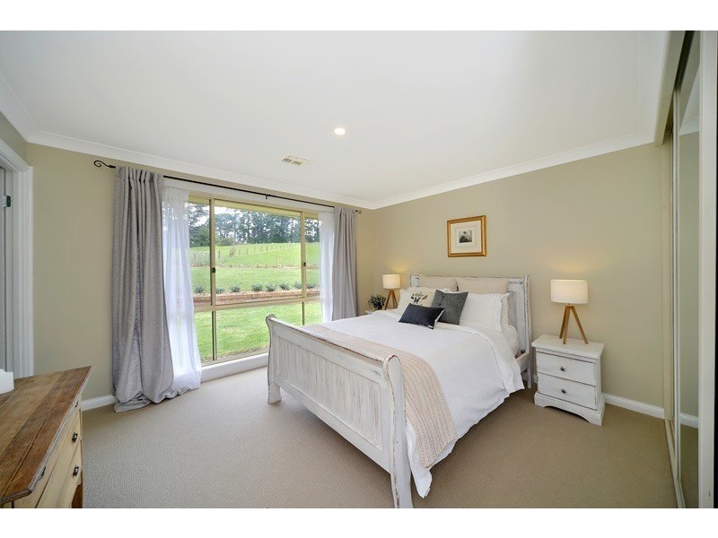 4 Westminster Place, Burradoo NSW 2576