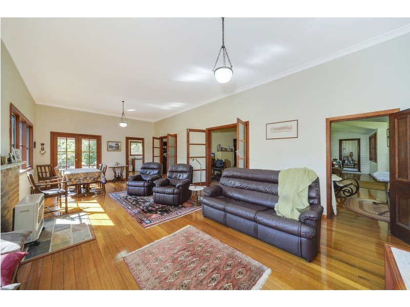 11 Main Street, Robertson NSW 2577