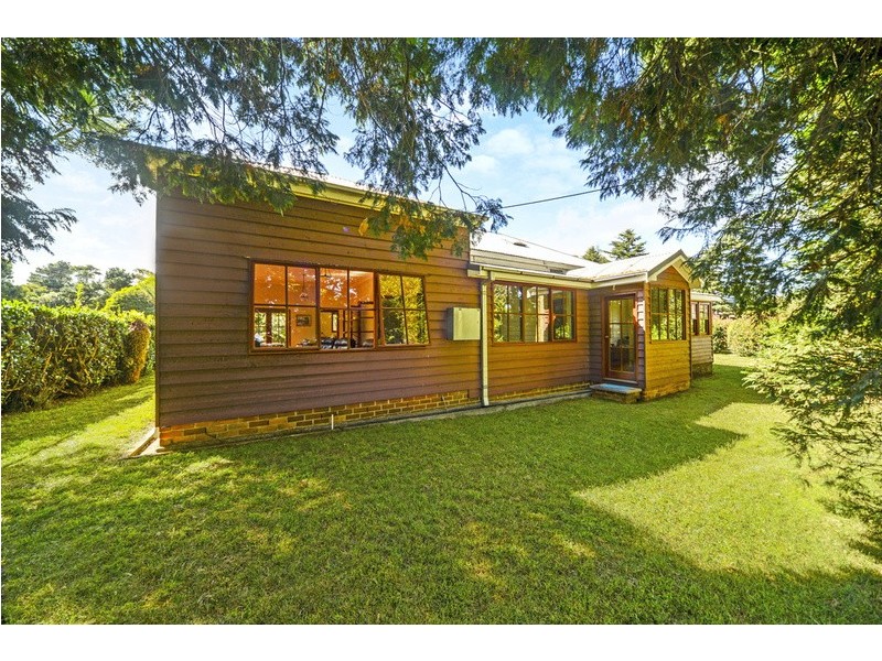 11 Main Street, Robertson NSW 2577