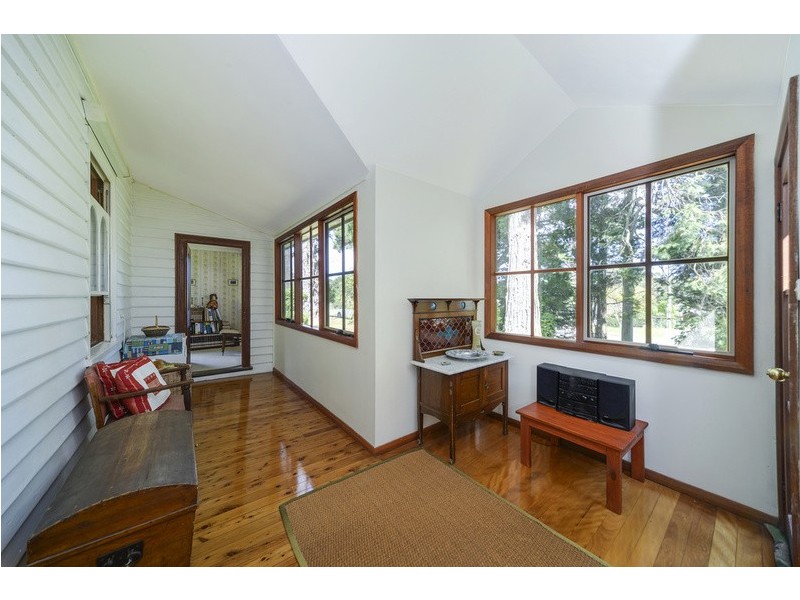 11 Main Street, Robertson NSW 2577