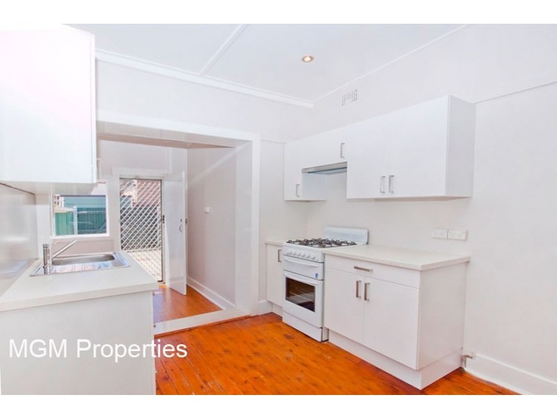 47 Robinson Street, Eastlakes NSW 2018